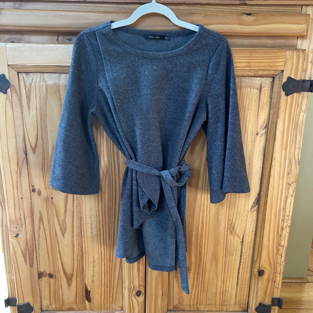 Doe & Rae‎ Sweater Belted Top Bell Sleeve Gray Women's Small